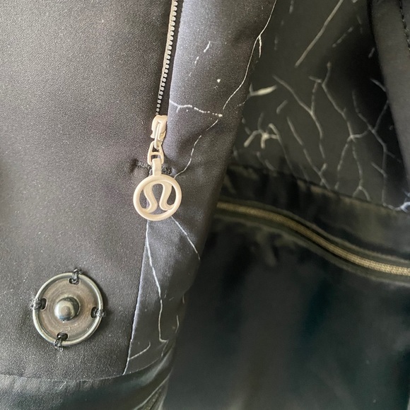 Lululemon Quick Change Vest Sz 4 - Picture 8 of 11